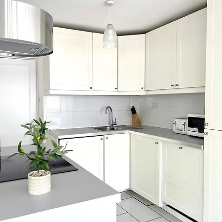 Fab 3-Bed 2-Bath Oxford Street, Regents Park, Fitzrovia W1